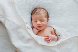 Photographe naissance bébé à domicile Montpellier